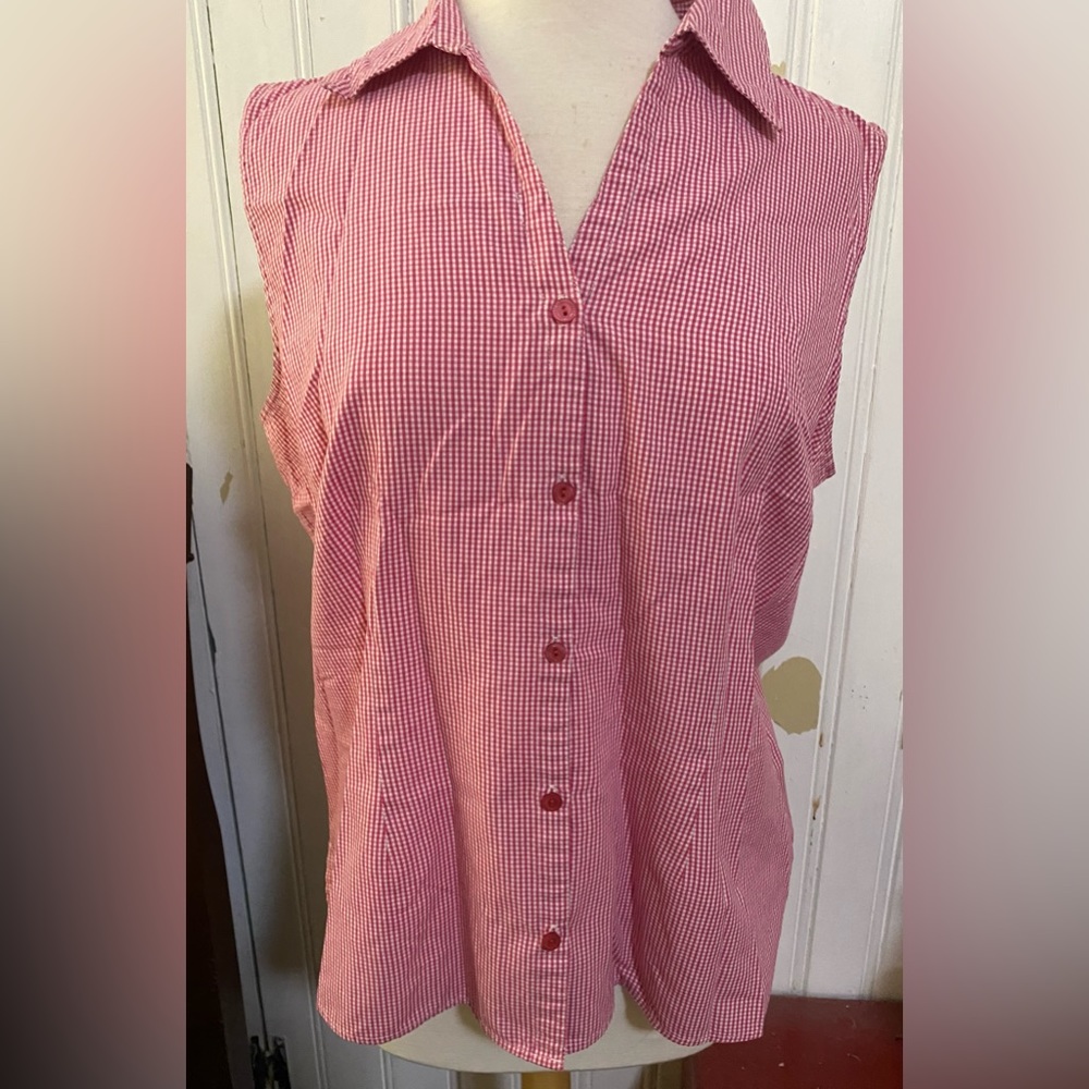 red gingham shirt ‼️